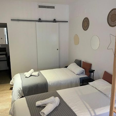 Pension Les Eres La Pobla de Vallbona Extérieur photo