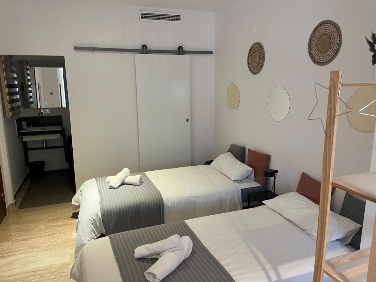 Pension Les Eres La Pobla de Vallbona Extérieur photo